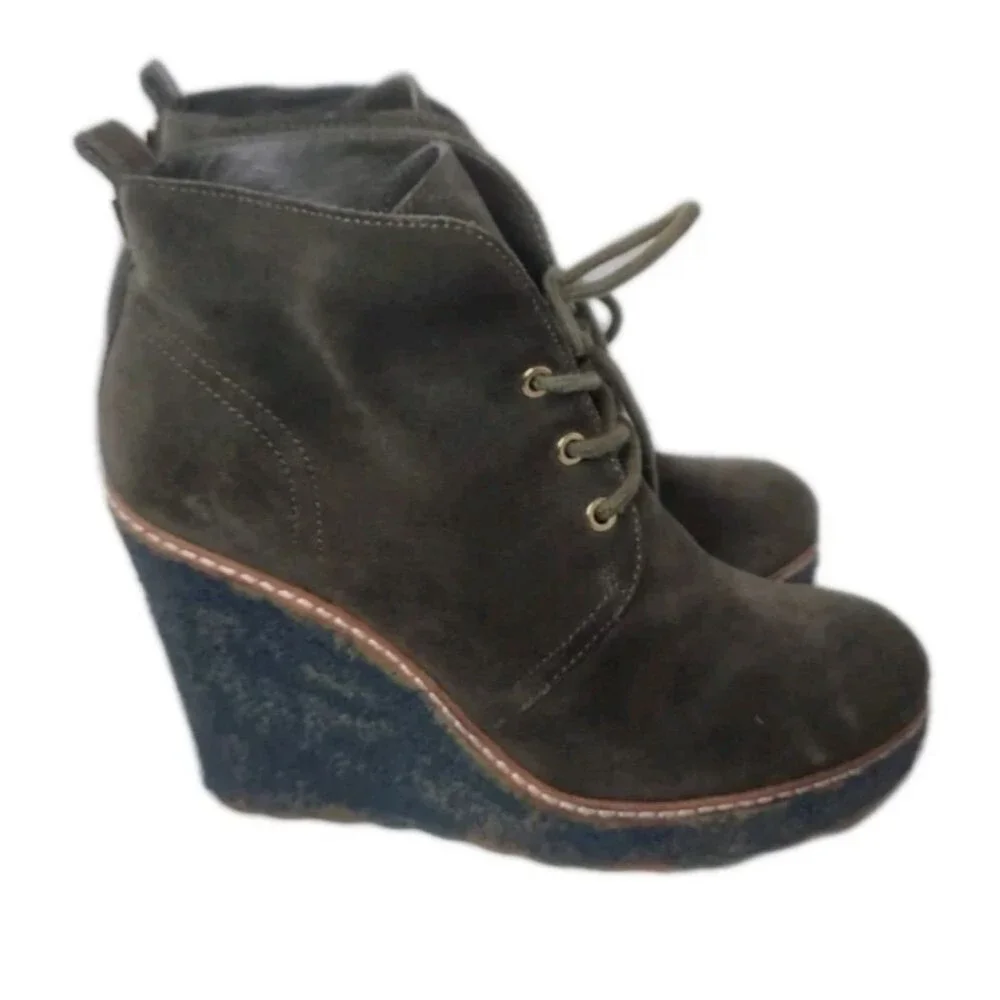 Tory Burch Vicki Wedge Platform Ankle Booties Size 7 Olive Green Suede Gum Sole